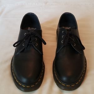 Dr Martens 14046 vegan ankle boots, size 9 womens